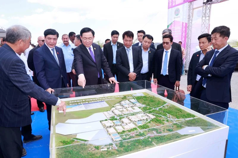 Chủ tịch Quốc hội Vương Đình Huệ dự Lễ khởi công phân khu phía Nam KCN ViMariel của Viglacera tại Cuba